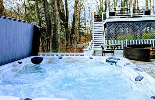 The Athena Hideaway - hottub, firepit, lake & racetrack - Foto 7