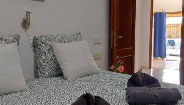 Bungalow with Sunny Private Terrace - Secure Bike or Board Storage - Foto 5