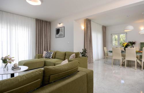 Luxury Villa Lovric with private heated pool, Jacuzzi, Sauna and private tavern - Foto 65