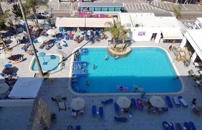 Melini Hotel Suites - Photo 35