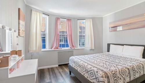 Escape to Raleigh Ave Glamour - Steps to the Beach - Foto 4