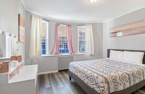 Escape to Raleigh Ave Glamour - Steps to the Beach - Foto 4