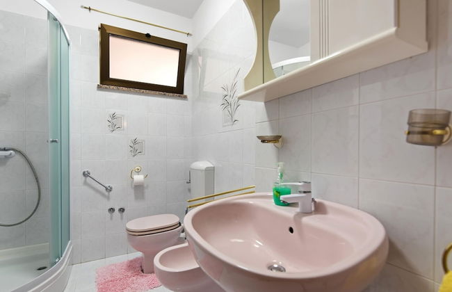 Stylish Villa in Buje With Outdoor Kitchen - Foto 17