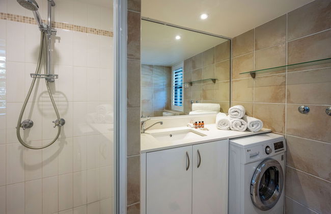 Julians Apartments - Photo 49