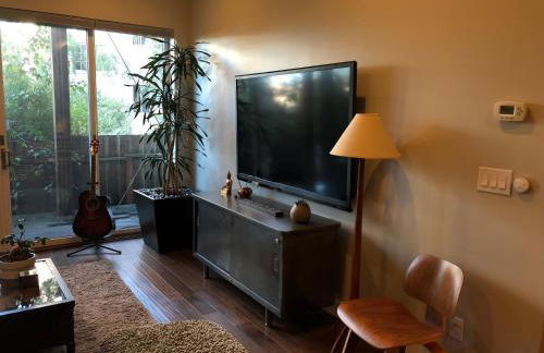 Beautiful Cottage, hot tub, in great neighborhood - Foto 3