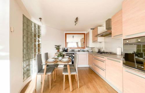 Stunning River View City Centre Apartment - Foto 9