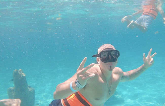 Excursão de catamarã Isla Mujeres, snorkeling, diversão, bar aberto e buffet - Foto 22