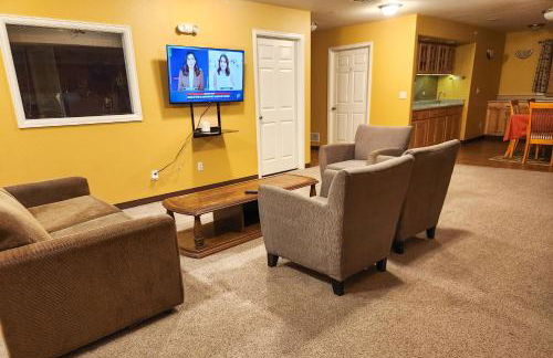 Huge Kitchen and Open Interior Pueblo Group Getaway - Foto 11