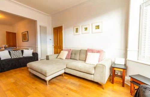 Charming Getaway - 3BR Home in the Heart of Chester - Photo 12