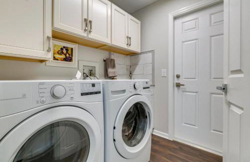 Family Getaway with Games and Pool in Spring Hill - Foto 27