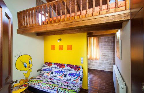 Saridakis Villa, Multi-Generational Escape & Pool, By ThinkVilla - Foto 42