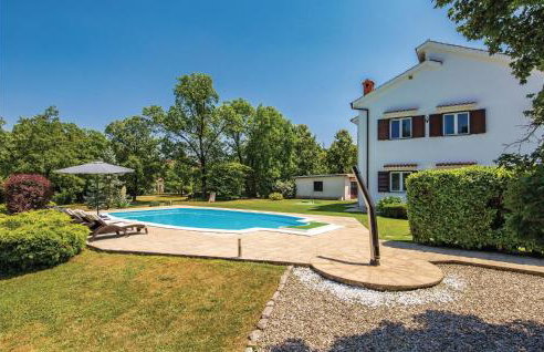 Cozy Home In Viskovo With Wifi - Photo 21