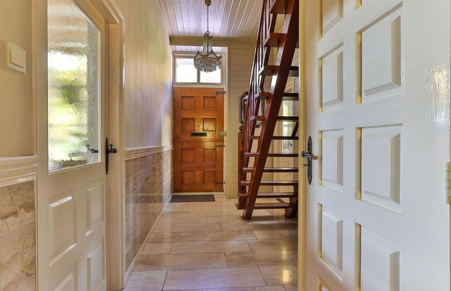 Characteristic House With Wellness in Augustinusga - Foto 2