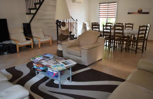 villa classée 4 étoiles avec piscine et boulodrome - Photo 14