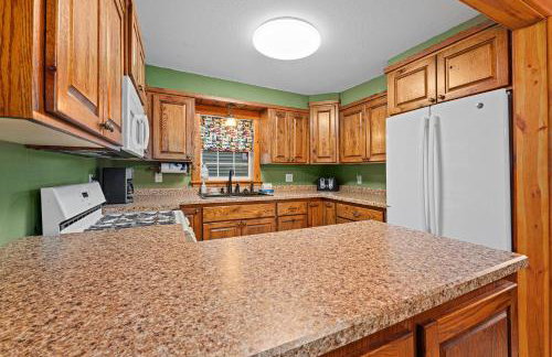 Red Arbor Retreat in Arbor Vitae WI - Photo 10