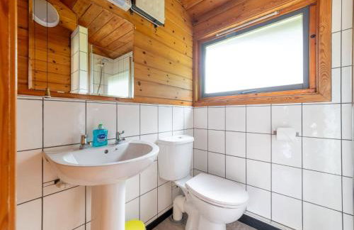 Chalet Lodge 2 - Hot Tub by Interhome - Foto 10