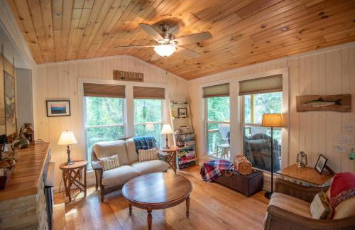 Retriever Beach - New River-frontage with Your Own Private Beach! Fire Pits - Games and More! - Foto 16