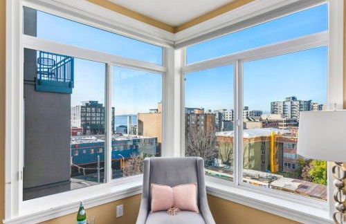 Corner Unit in the middle of it all - 99 Walkscore - Foto 5