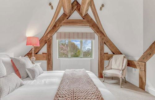 Hiron's Piece and Honeysuckle Cottage - with Hot Tub - Photo 21