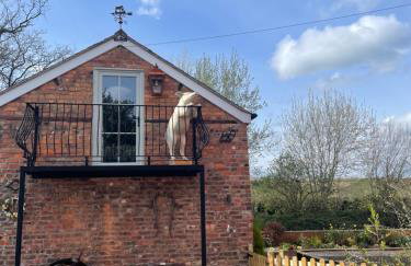 The Old Smithy, beautifully restored cottage in Carreghofa, near Llanymynech - Photo 3