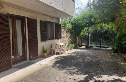 Whole apartment in Villa surrounded by green - Foto 31