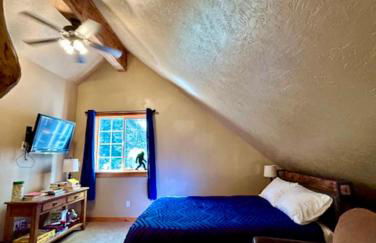 The Cozy Acorn Cascade Lake Retreat - Photo 14