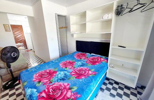 Kitnet Aconchegante com Varanda e Cozinha - Foto 3