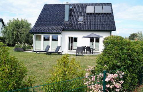 Modernes, großzügiges Ferienhaus - Naturstrand, großer Garten, Ruhe - Photo 1