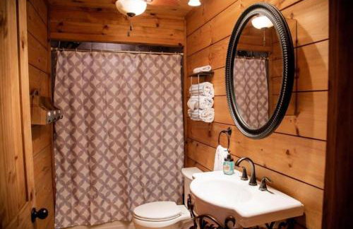 Southern Comfort Retreat with a private hot tub - Foto 5