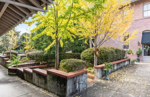 Train Depot - 2 Bed, 1 & Half Bath, Heart of Downtown, Washer & Dryer - Foto 19