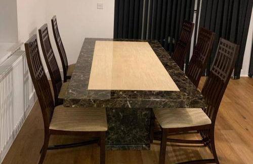 4Bed House - Direct links into Central London - Foto 9