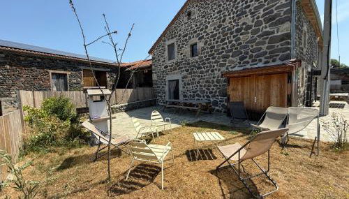 Gîte LE RABIOUZE - 4 épis, 15 pers, 22 couchages - Ancienne Bergerie rénovée, cachet d'origine conservé - Vue magnifique - Label Ecogîte - Foto 5