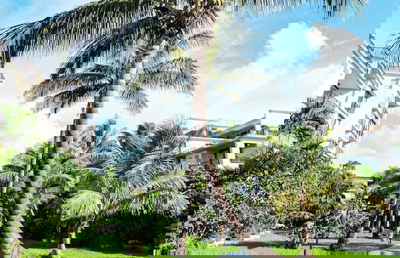 NEW Stunning Beachfront Condo at the Coral Beach - Foto 58