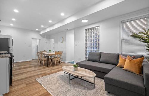 Central Lawrenceville 1B Bright and Stylish 2 Bedroom Apartment with Free Street Parking - Foto 1