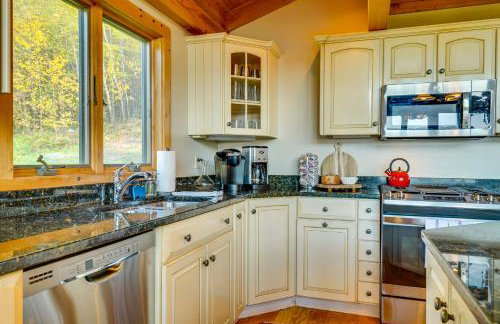 4 Mi to Stratton! Group Getaway with Deck and Views - Foto 10