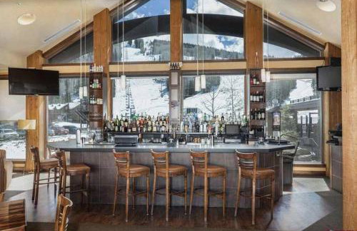 HotTub-Elkpoint-True Ski In Ski Out Family &Pet Friendly - Photo 59