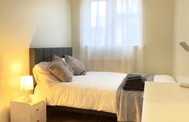 Spacious City Centre Apartment - Photo 13