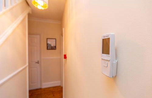 Newcombe - Sleeps Up to 8 - Close to Northampton Town Centre & Train Station - Fast Wifi, Free Parking, SmartTV with Netflix by Centro Stays - Foto 25