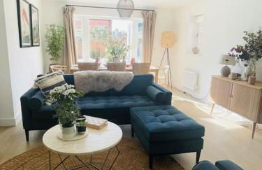 Stunning! Beautiful contemporary property in Holt, Norfolk - Photo 2