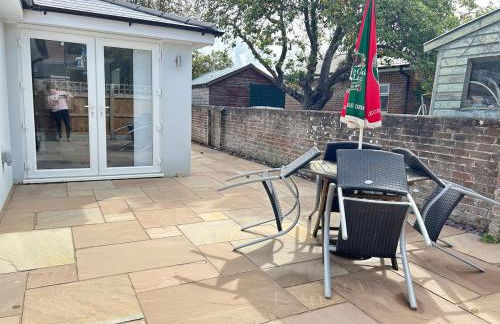 Private Garden Retreat 2BR Modern Comfort - Foto 6