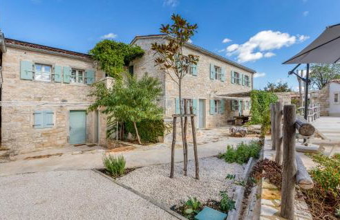 Gorgeous Apartment In Zminj With Wifi - Photo 10