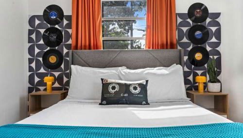 Retro Rewind - Location parking and all the vibes - Foto 2