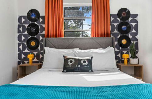 Retro Rewind - Location parking and all the vibes - Foto 2