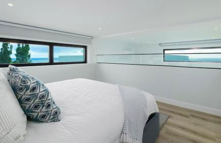 Ocean Pearl - Deluxe OceanView Heated Pool - Photo 9