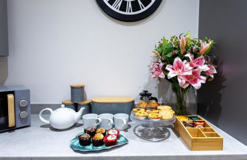 #57 Central Taunton 2BR APT - Sleeps 6 - 5 mins to Taunton Player Ready 2 - "Perfect For Contractors and Families - Free Parking" - Foto 29