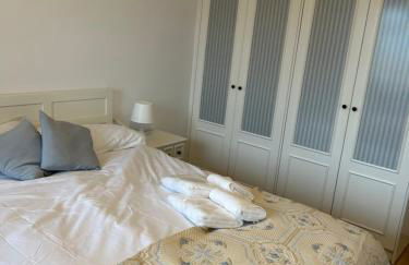 Frente al puerto y junto a la playa del Arenal - Foto 5