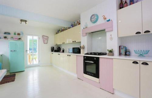 BRIARDENE AT BROADLANDS by BOURNECOAST - A Beautiful Large Family Home with a Garden and Parking in a Popular Area - HB7352 - Foto 7