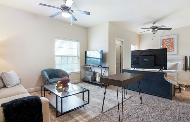 Westpointe Drive Apartments by Landing - Photo 4