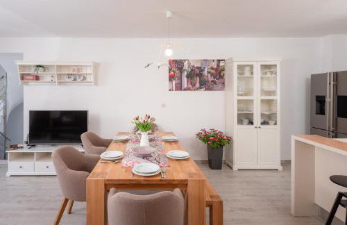 ISLAND HVAR LUXE Holiday Villa Maslina with Beach - Photo 32