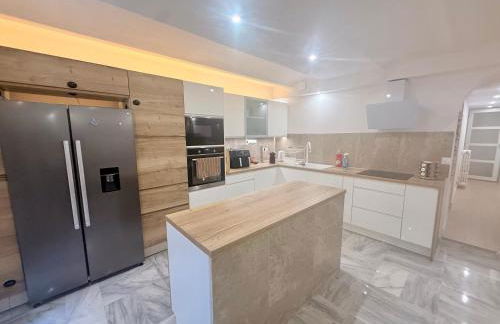 Downtown Cannes Living - Photo 12